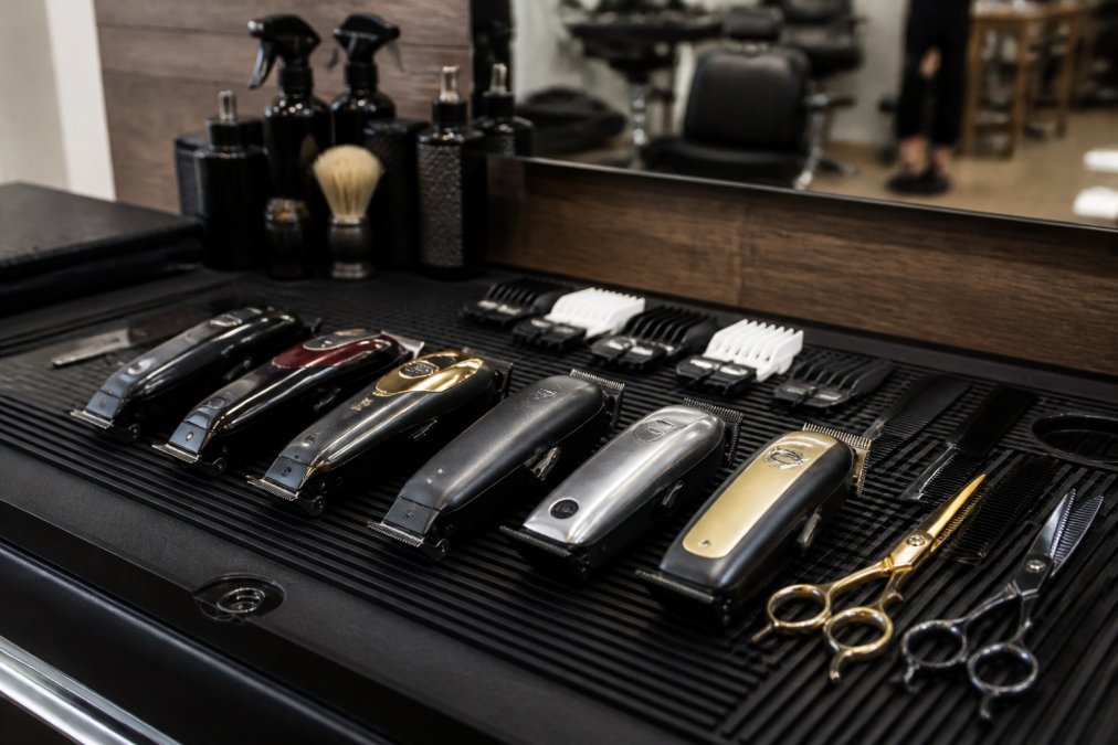 Buy Professional Barber Tools Online: A 2026 Guide