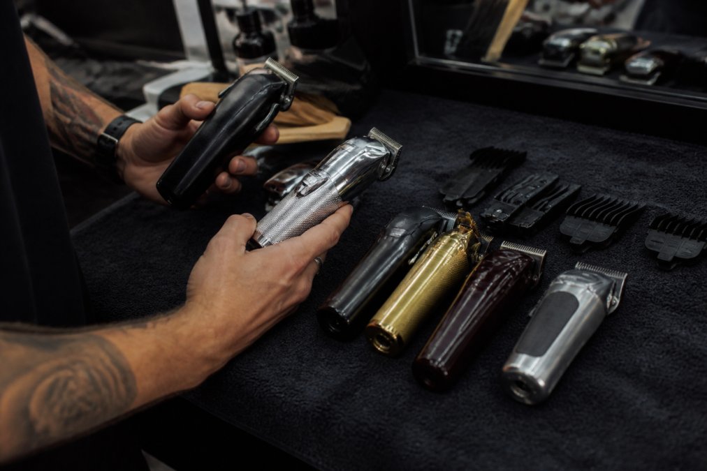 How to Choose Barber Clippers: A 2026 Guide