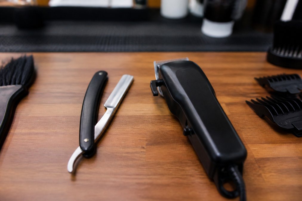 Razor Fade vs Clipper Fade: Which Is Better in 2026?