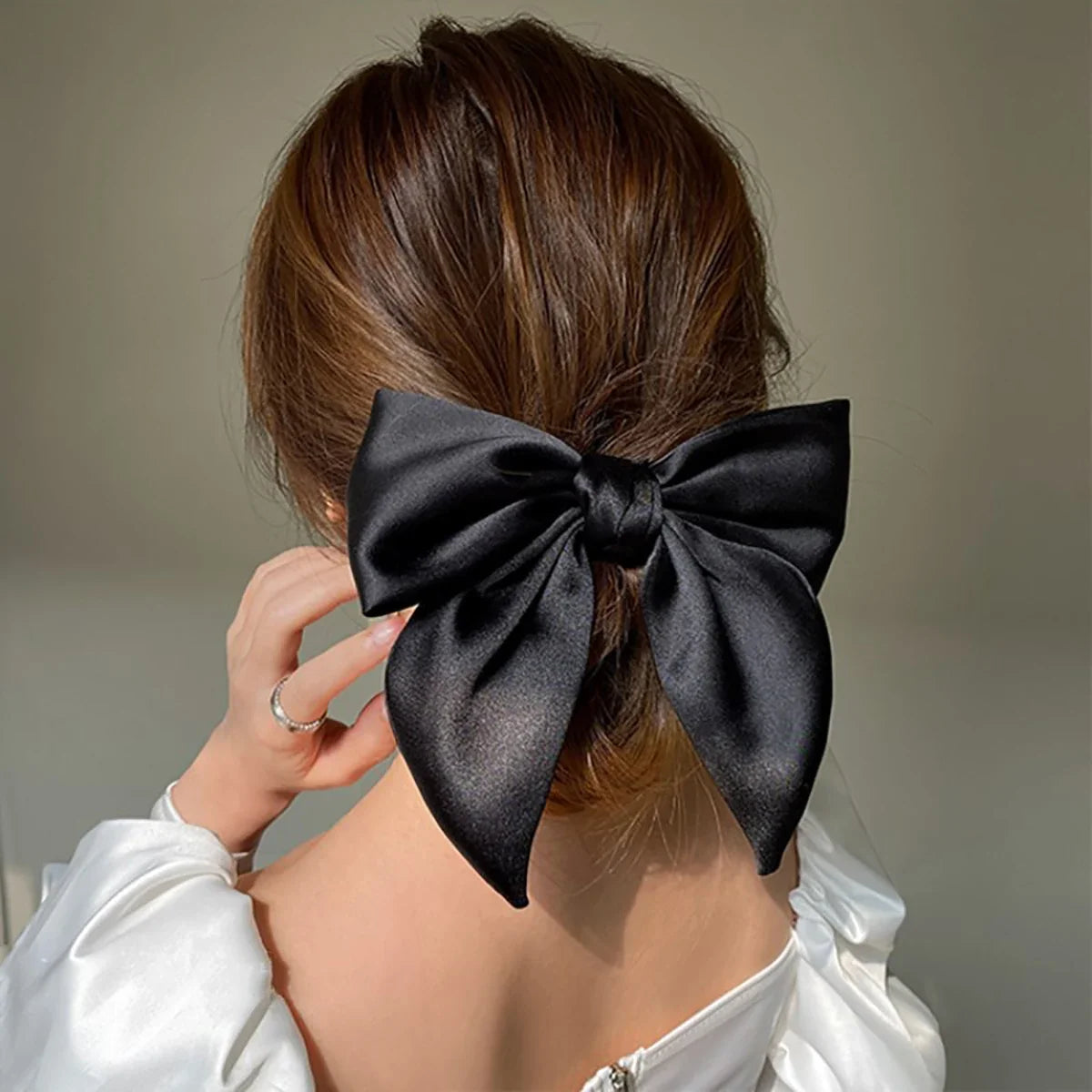 Elegant Satin Bow Hair Tie for Women – Large Ribbon Scrunchie Ponytail Holder, Solid Color Bowknot Elastic Hair Band for Girls