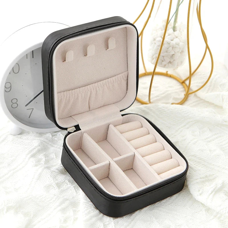1PCS Single Layer Leather Jewelry Storage Box – Travel Case for Women in Black, White & Pink