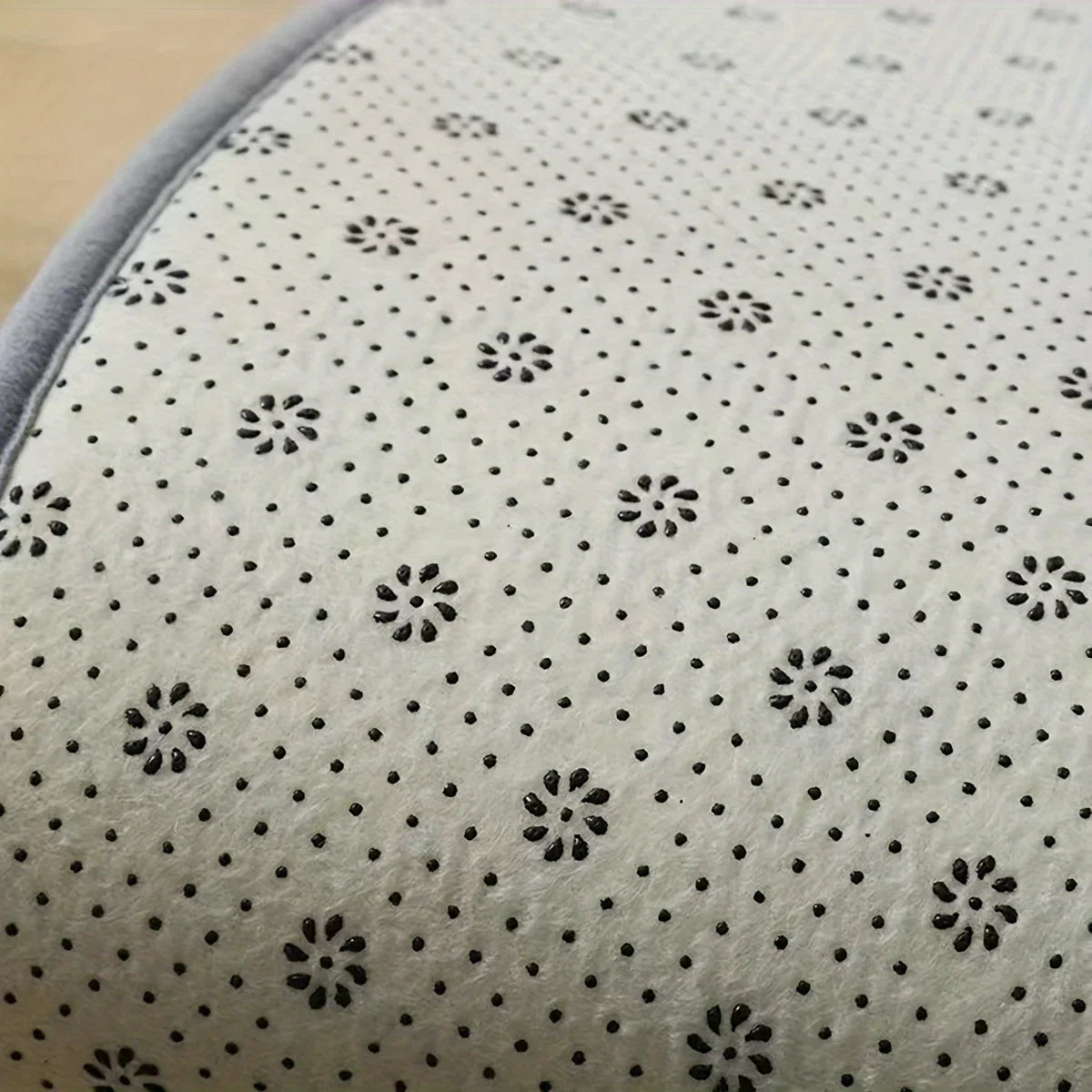 Thickened Special-Shaped Bathroom Mat – Absorbent Non-Slip Flannel Rug