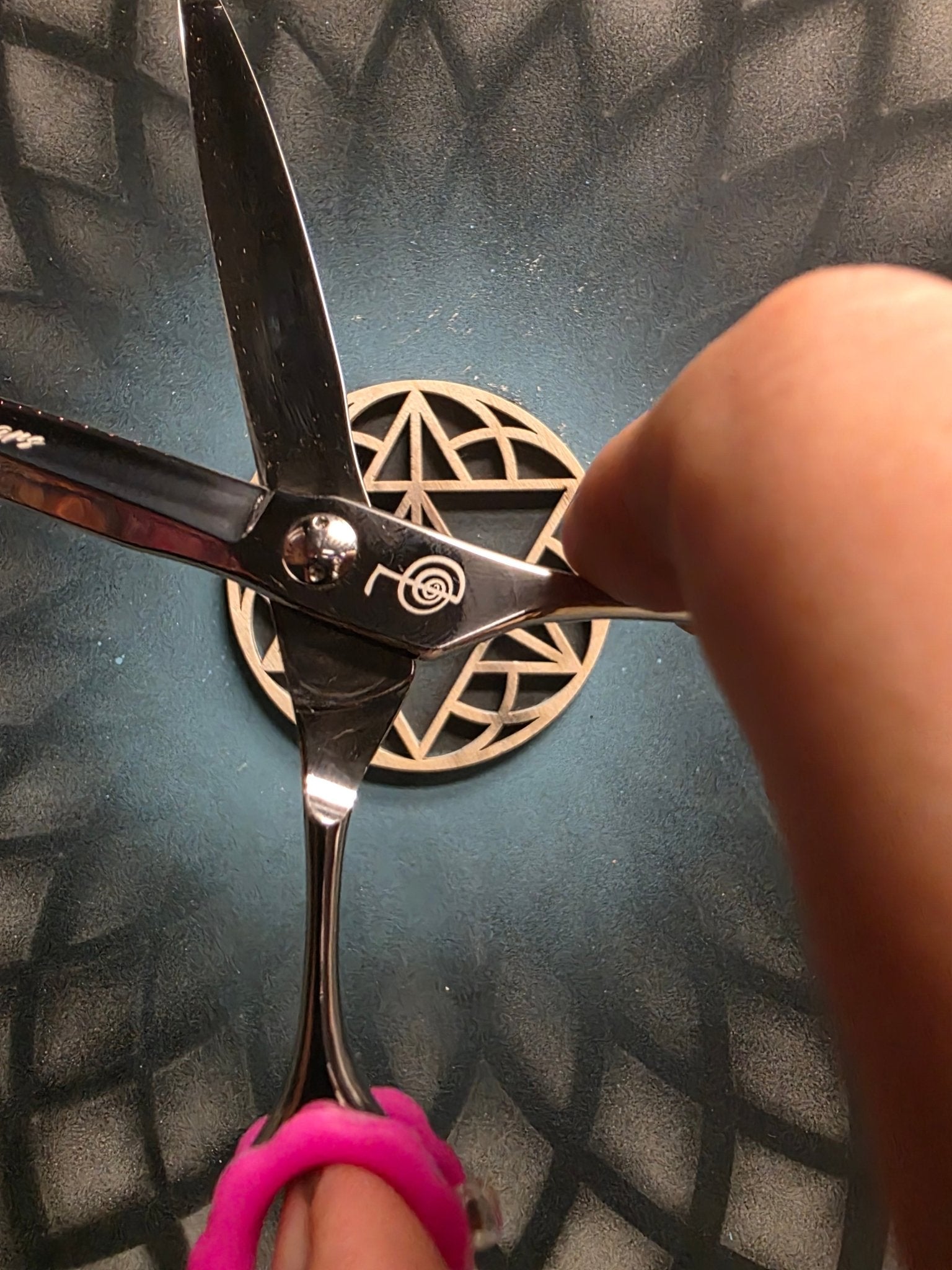 Reiki Shears - 7.5 Curved Axis