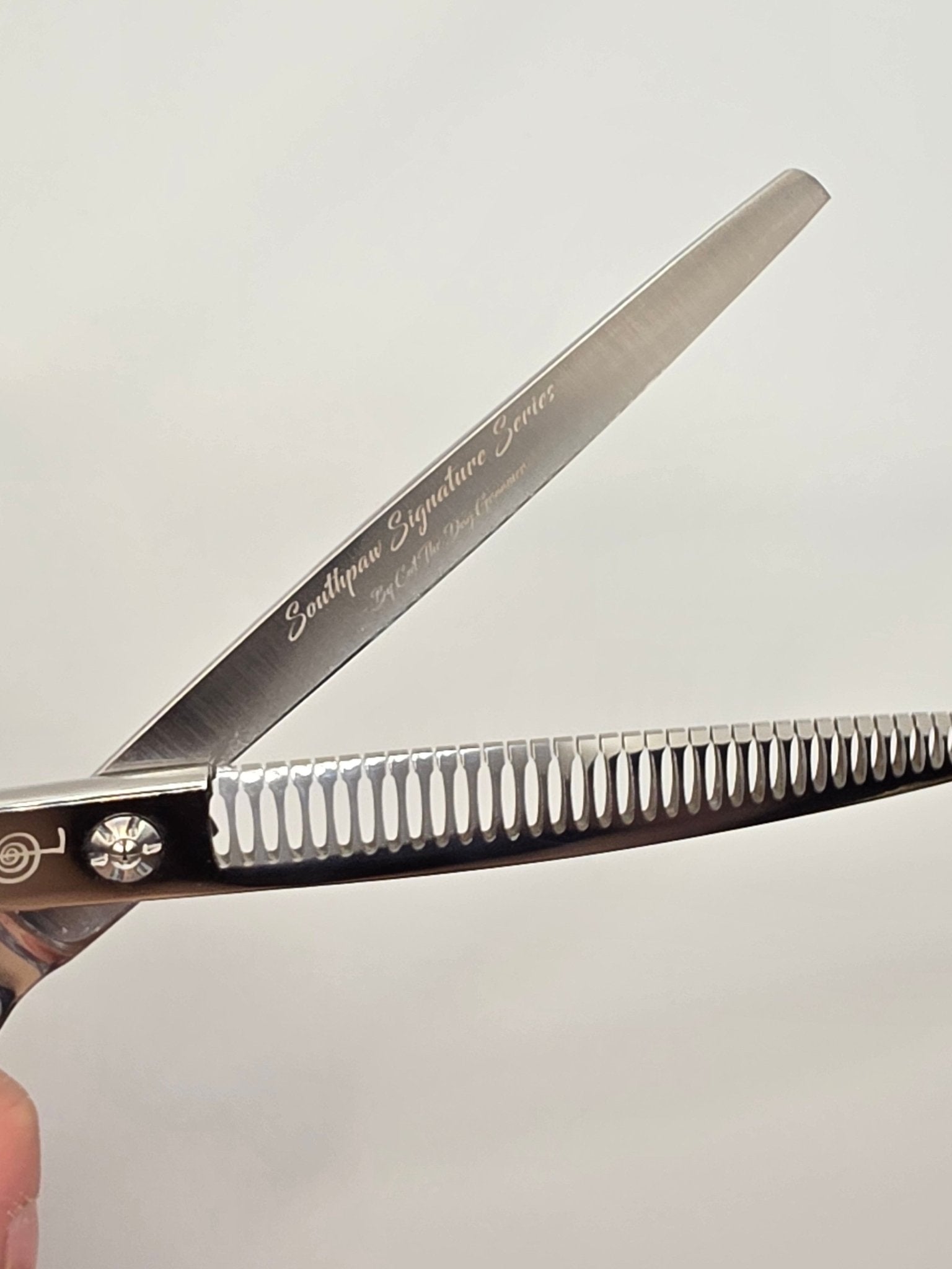 Reiki Shears - Southpaw Curved Blender - Cat The Dog Groomer Signature Collection